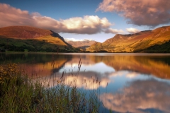 Wales Landscape Photography /Llyn Nantle Uchaf Snowdonia North Wales at stunning beauty golden hour