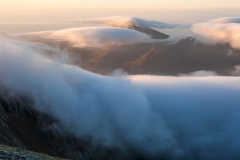 Wales Landscape Photography / Overflowing clouds on the slopes of Snowdonia